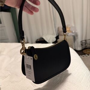 NWT Coach Swinger 20